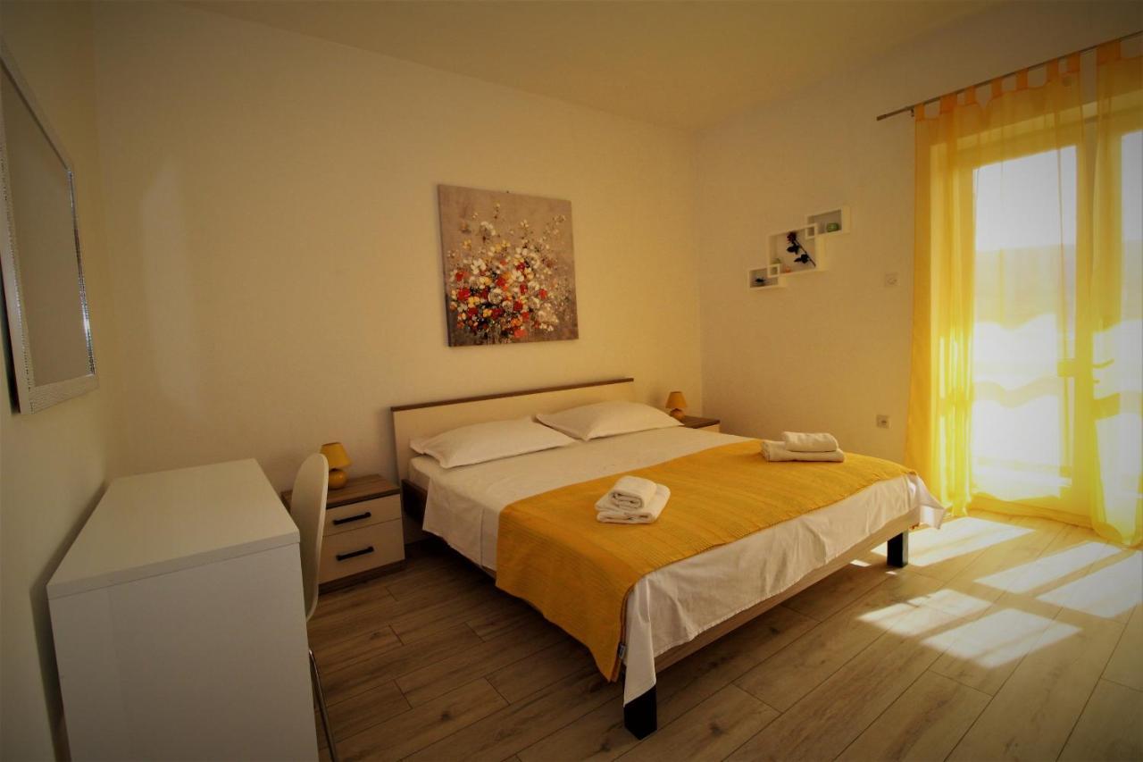 פג Apartments And Rooms With Parking Space Pag - 13060 מראה חיצוני תמונה