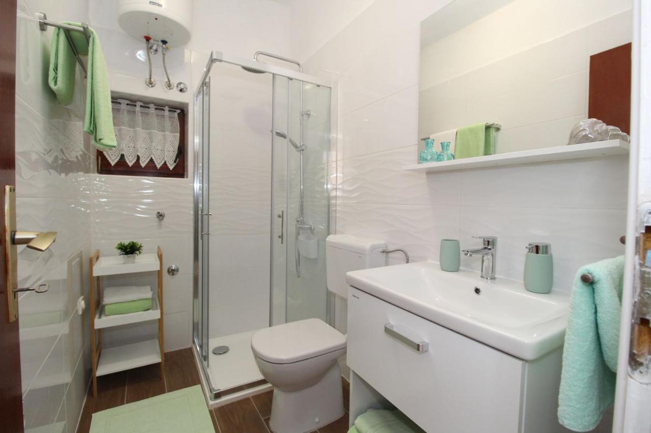 פג Apartments And Rooms With Parking Space Pag - 13060 מראה חיצוני תמונה