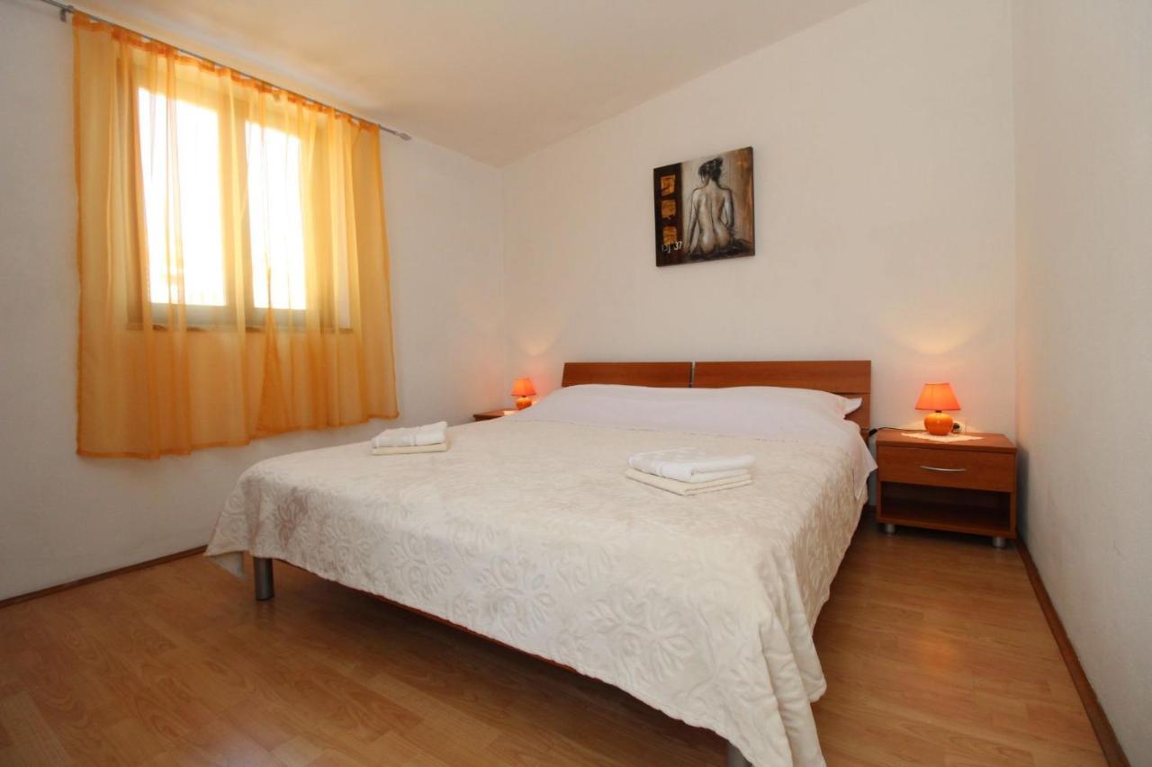 פג Apartments And Rooms With Parking Space Pag - 13060 מראה חיצוני תמונה