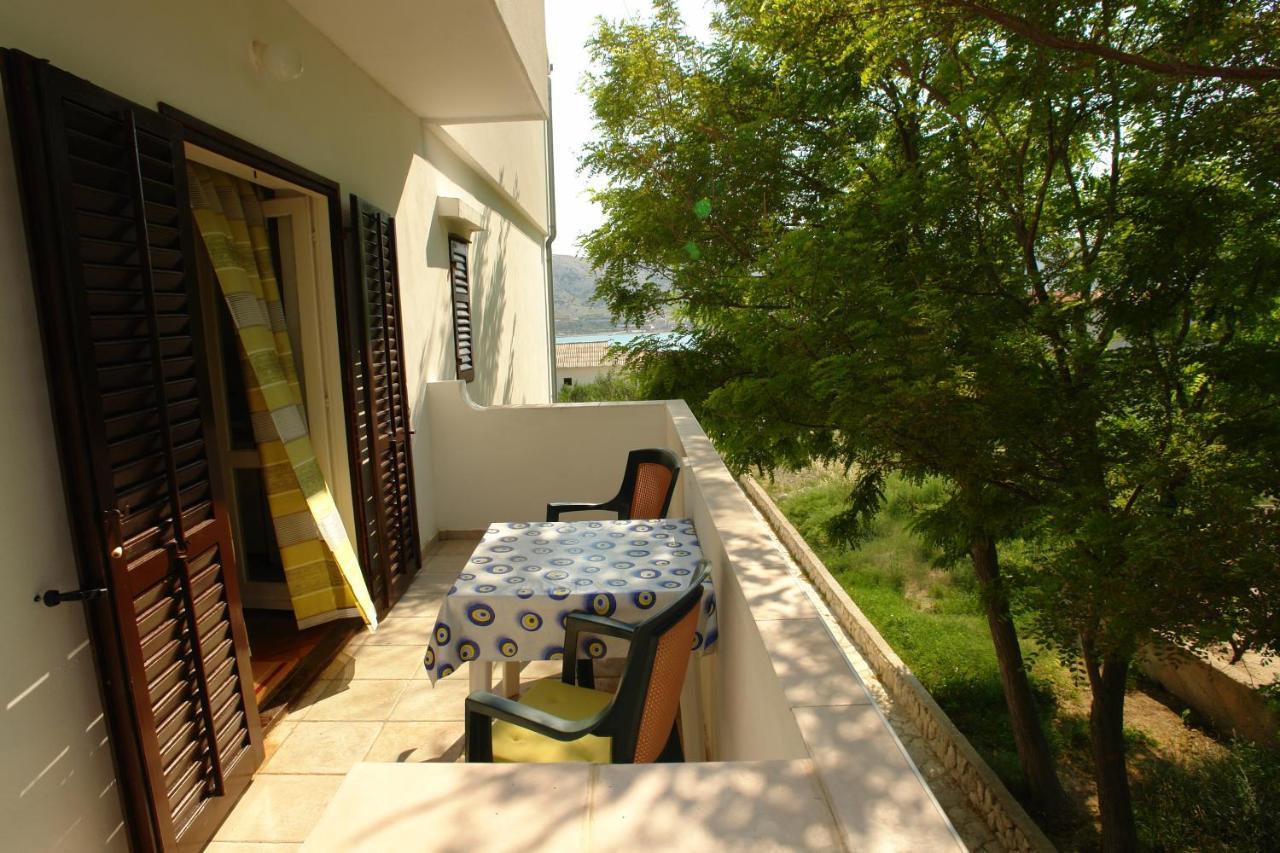 פג Apartments And Rooms With Parking Space Pag - 13060 מראה חיצוני תמונה