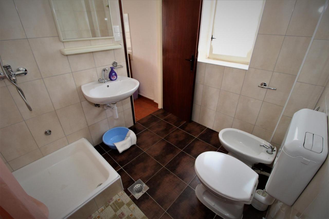 פג Apartments And Rooms With Parking Space Pag - 13060 מראה חיצוני תמונה